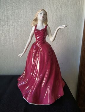 Royal Doulton Classics Figurine HN 4521 Ruby